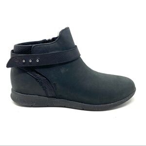 SuperFeet Ash black ankle booties